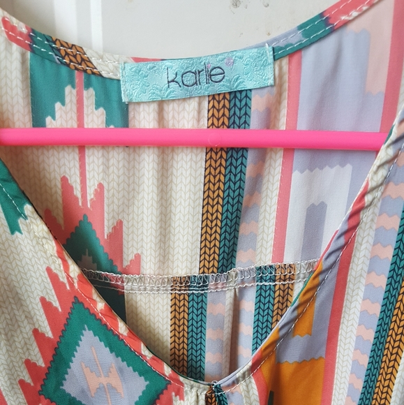 Karlie Tribal Design Blouse Size Small - Picture 6 of 6